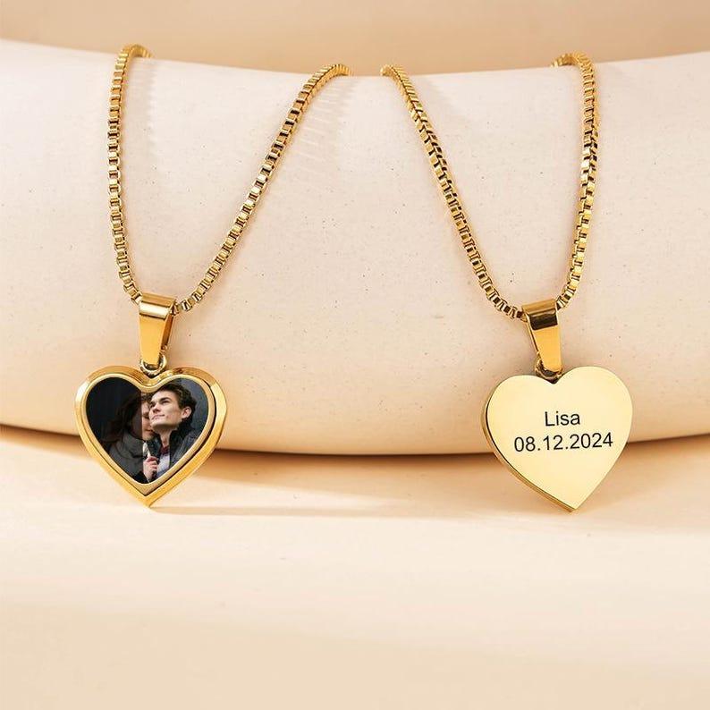 Mother's Day Gifts Custom Photo Hidden Heart Magic Necklace Personalized Cold Concealed Photo Necklace Heat Reveal Picture Necklace Gifts for Her