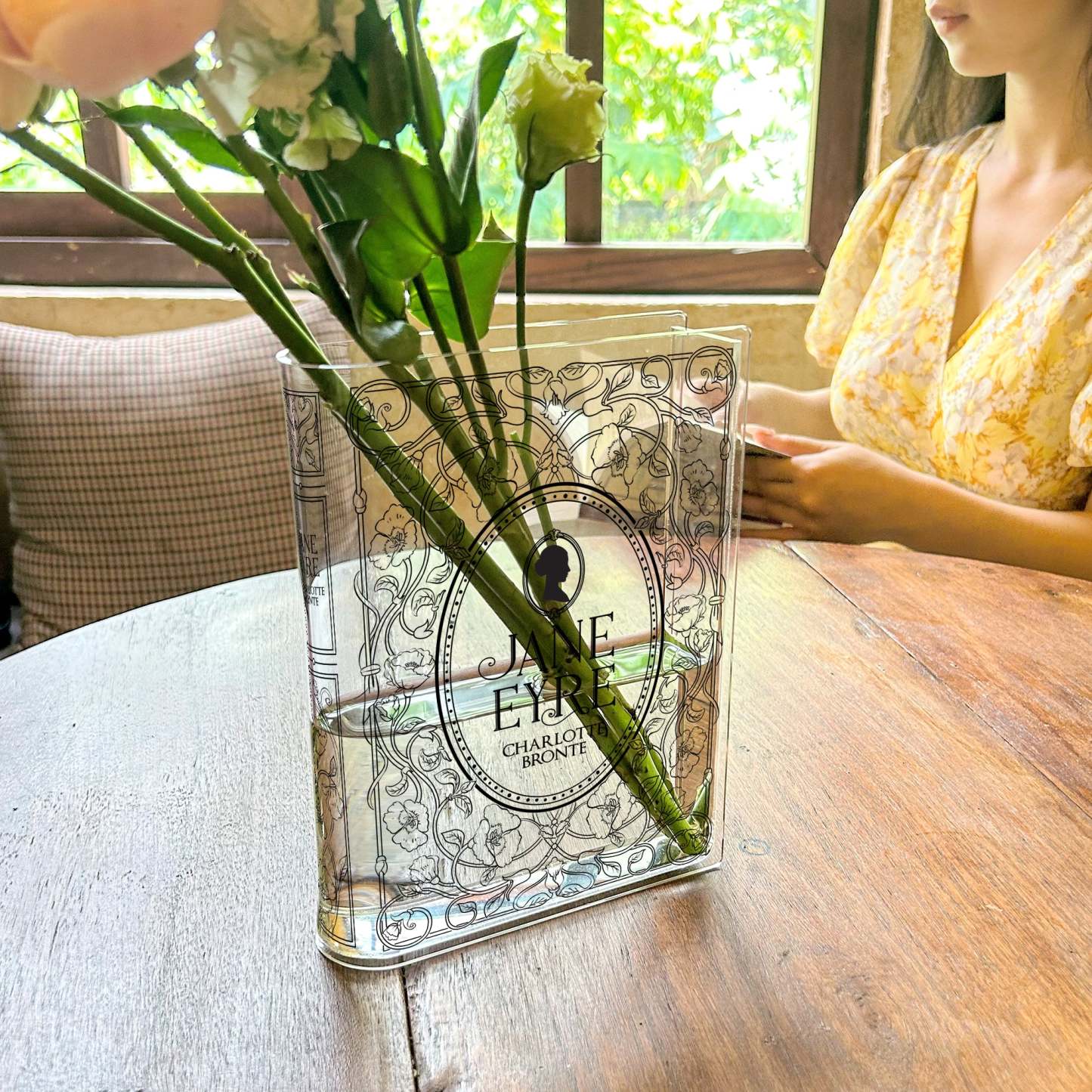 Jane Eyre Acrylic Book Vase Jane Eyre Illustrated Book-Shaped Vase Charlotte Brontë Classic Novel Themed Deco Classic Literature and Romantic Gifts