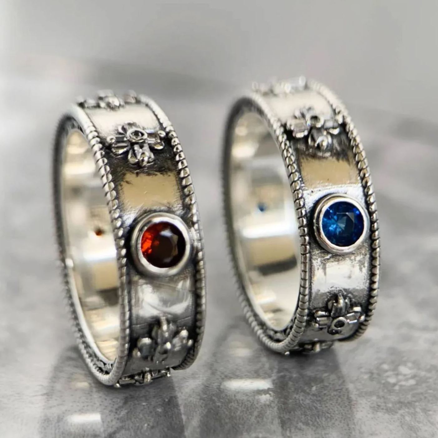 Floral Carved Band with  howls ring inlaid with shiny diamonds For Couple Gifts