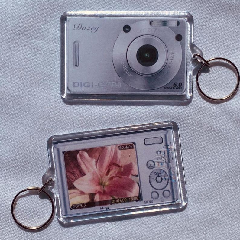 Custom Photo Camera Keychain Personalized Photo Retro Digital Camera Keyring Customizable Photo Holder Bag Charm