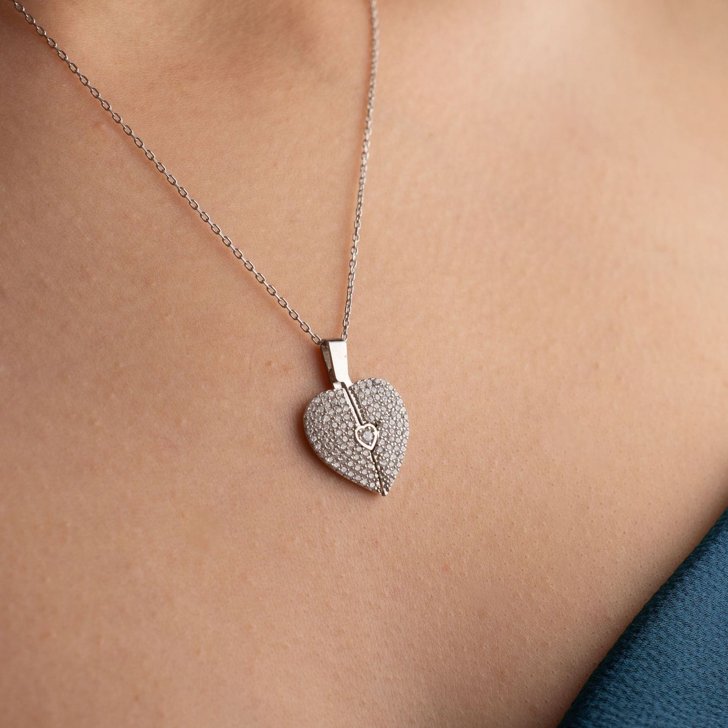 Personalized Heart Name Locket Necklace Custom Engraved Photo Locket Full Pave Zircon Heart Locket Gifts for Her