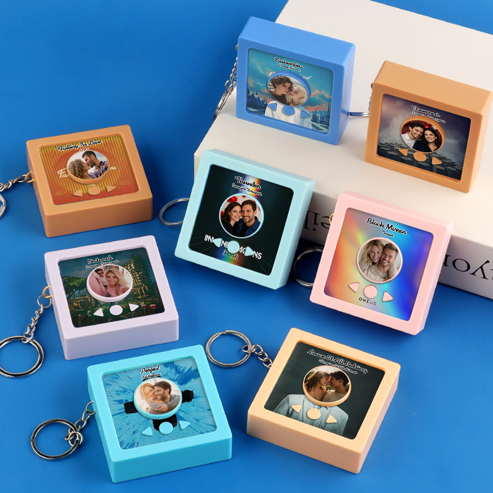Personalized Photo Music Album Keychain Voice Recorder Custom Song Keychain with Picture and Album Art Mini Record Player Keychain