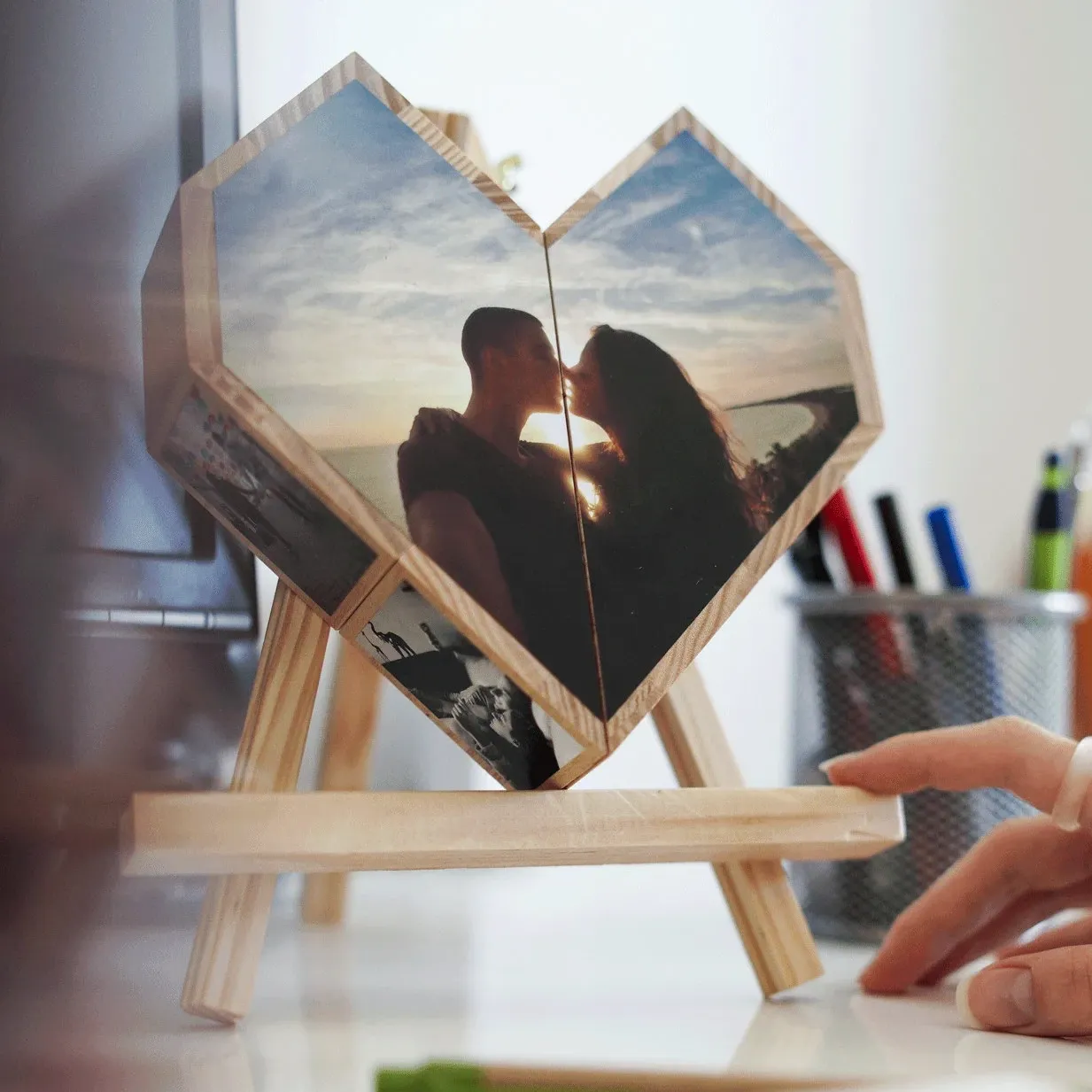 Personalized Photo Heart Folding Wood Photo Box Custom Romantic Folding Heart Photo Frame Heart-Shaped Memory Box Valentine's Day Gifts