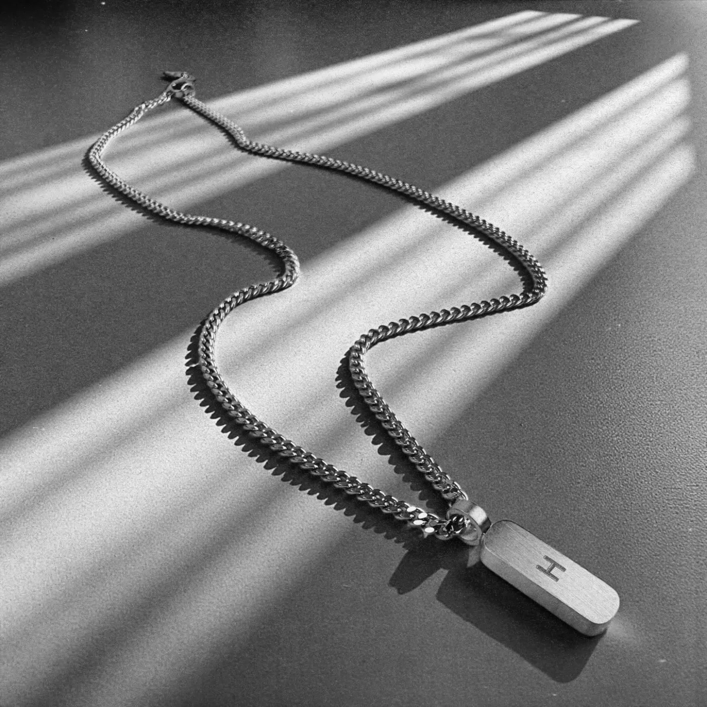 Men's Minimalist Bar Necklace Personalized Vertical Bar Necklace Custom Engraved Men's Bar Pendant Necklace Valentine's Day Gift