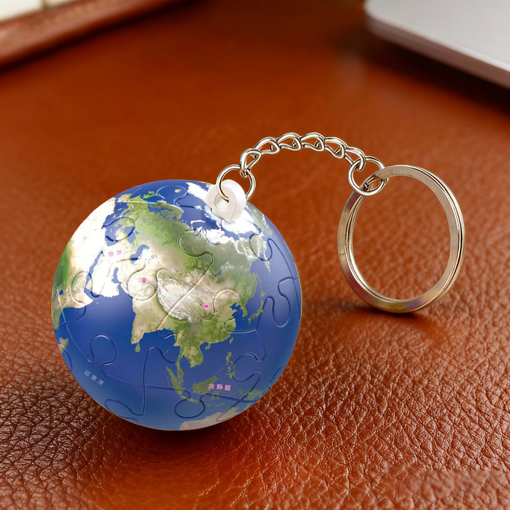 3D Puzzle Ball Keychain Sports Ball Puzzle Keyring Mini Soccer Basketball Globe Keychain Funny 3D Spherical Puzzle Keychain