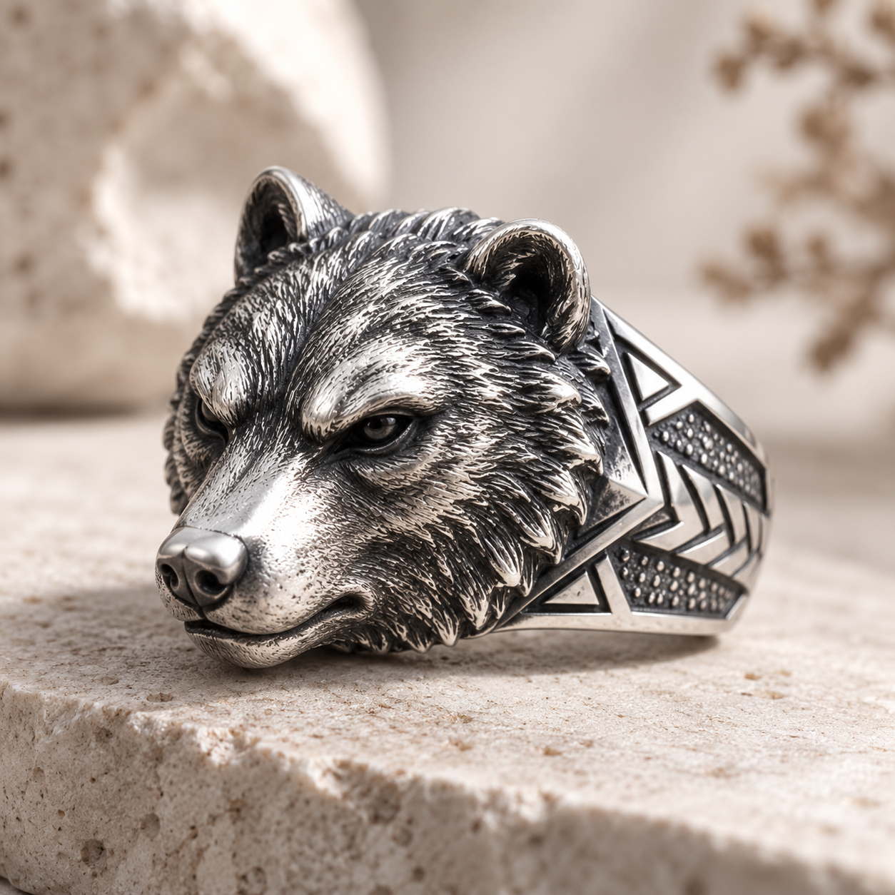 Nordic Guardian Ring – Sculptural 925 Sterling Silver with Wolf Head, Geometric Shoulders & Armor Details