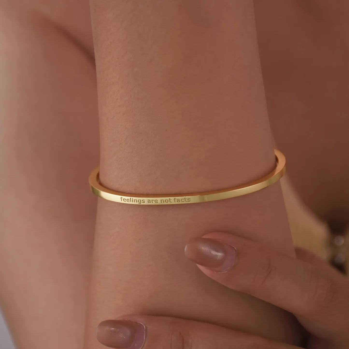 Custom Engraved Name Bar Bracelet for Women Personalized Dainty Bar Bracelet Minimalist Style Bracelet Valentine's Day Gifts - namenecklace