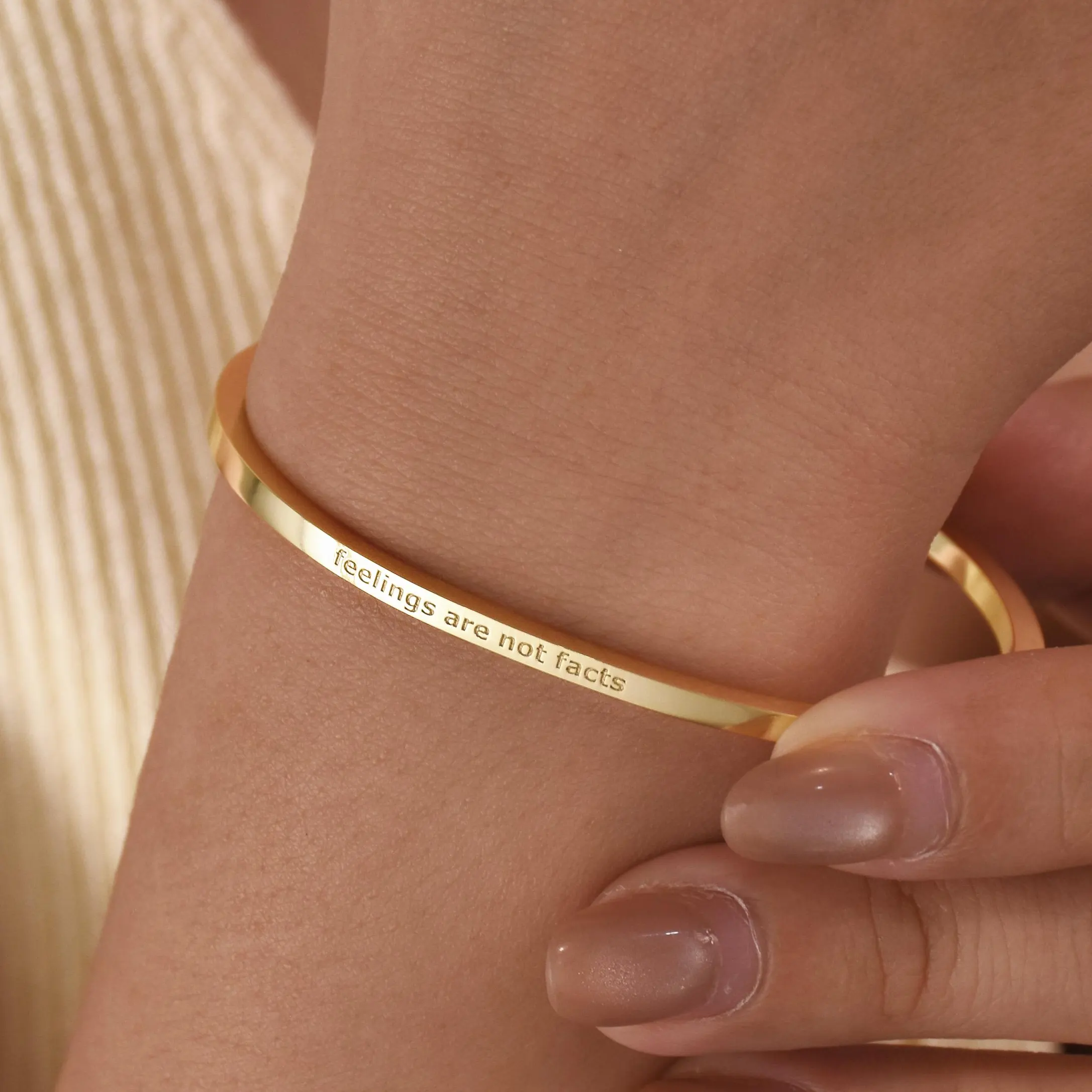 Custom Engraved Name Bar Bracelet for Women Personalized Dainty Bar Bracelet Minimalist Style Bracelet Valentine's Day Gifts