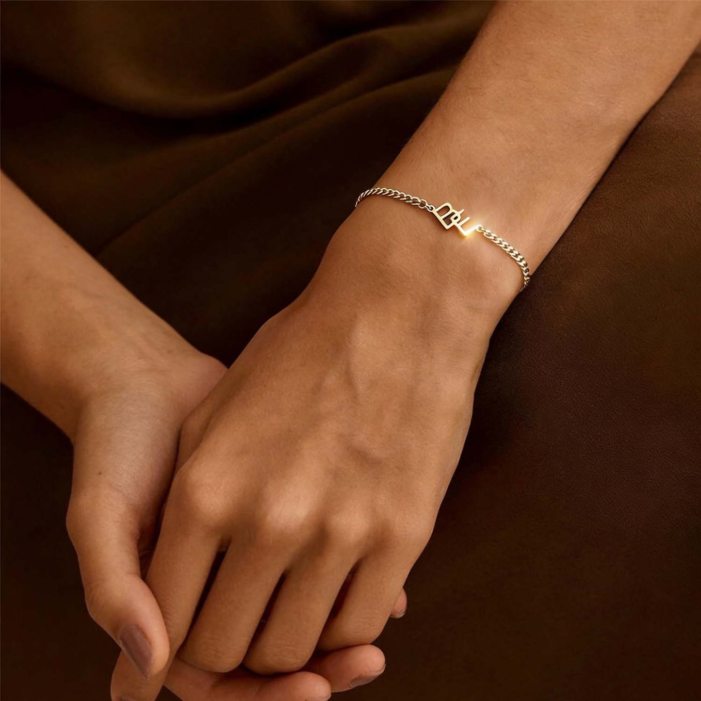 Personalized Interlocking Initial Bracelet Custom Two-Initial Curb Chain Bracelet Couples Bracelet with Intertwined Letters Relationship Gifts for Her - NameNecklaceAU