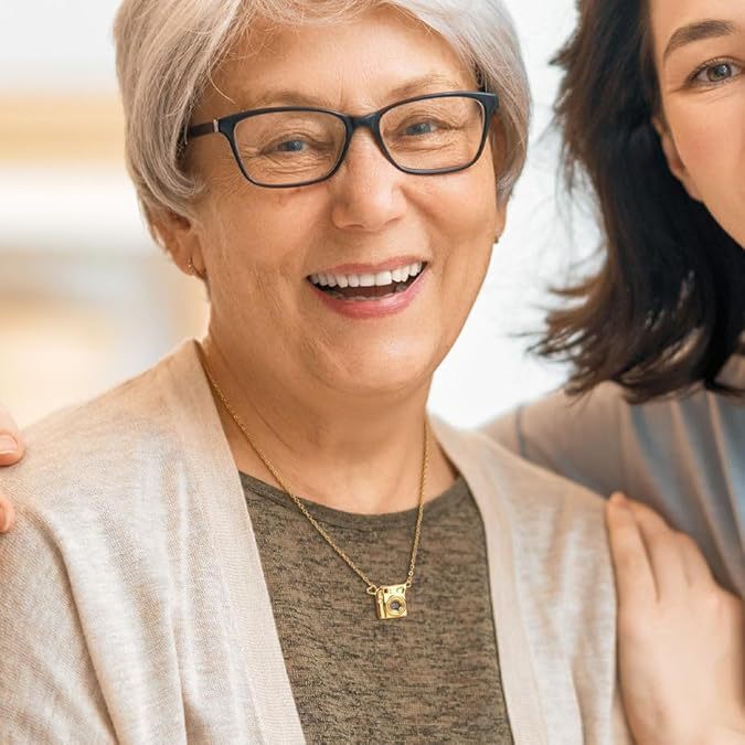 Personalized Camera Pendant Vintage Camera Necklace with Removable Photo & Custom Jewelry of Love Memories for Her/Him - NameNecklaceAU