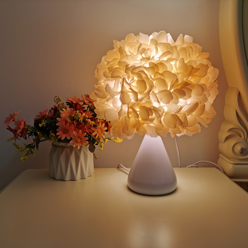 Eternal Bloom LED Flower Lamp – Romantic Valentine’s Day Gift