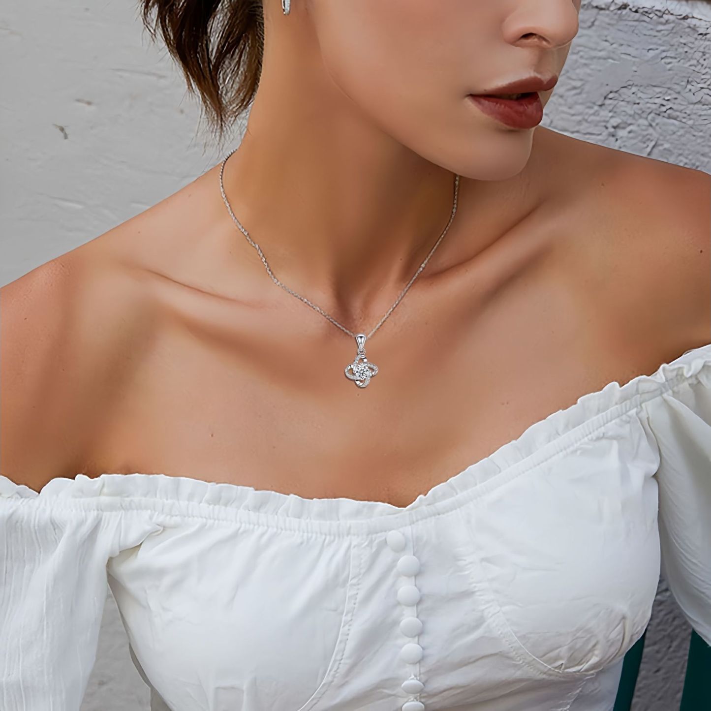 Mother's Day Gifts 925 Sterling Silver Lucky Clover Necklace for Mom with Cubic Zirconia and Gold Plating Elegant Four-Leaf Clover Pendant -  NameNecklaceUK