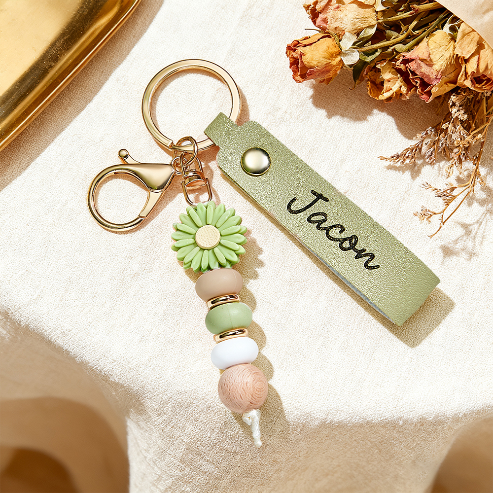 Personalized Daisy Beaded Keyring Custom Name Leather Keychain Engraved Daisy Keychain Faux Leather Daisy Beaded Key Chain Gift for Her -  NameNecklaceUK