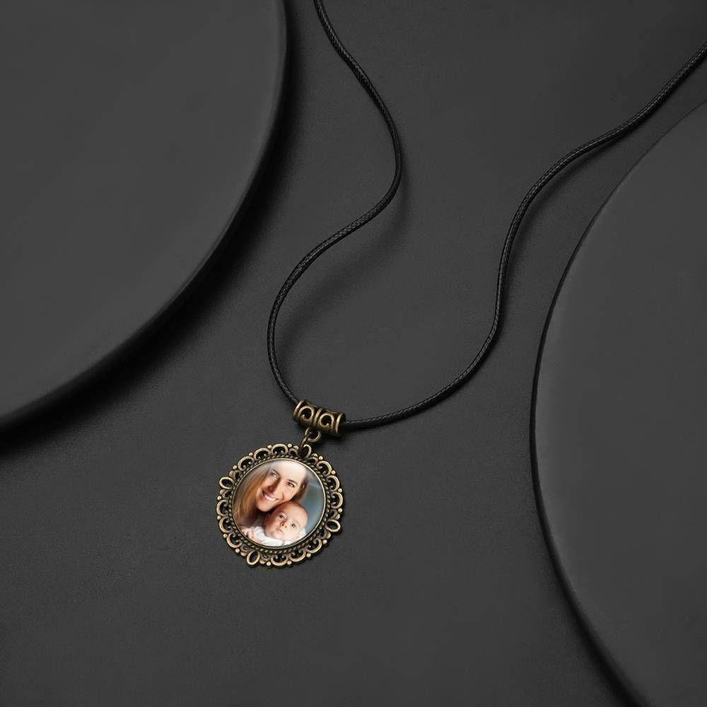 Round Photo Necklace - yournamencklaceuk