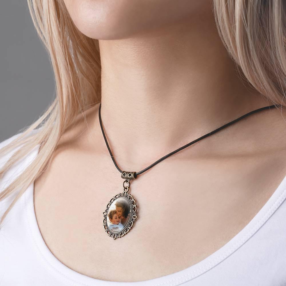 Oval Photo Necklace - yournamencklaceuk