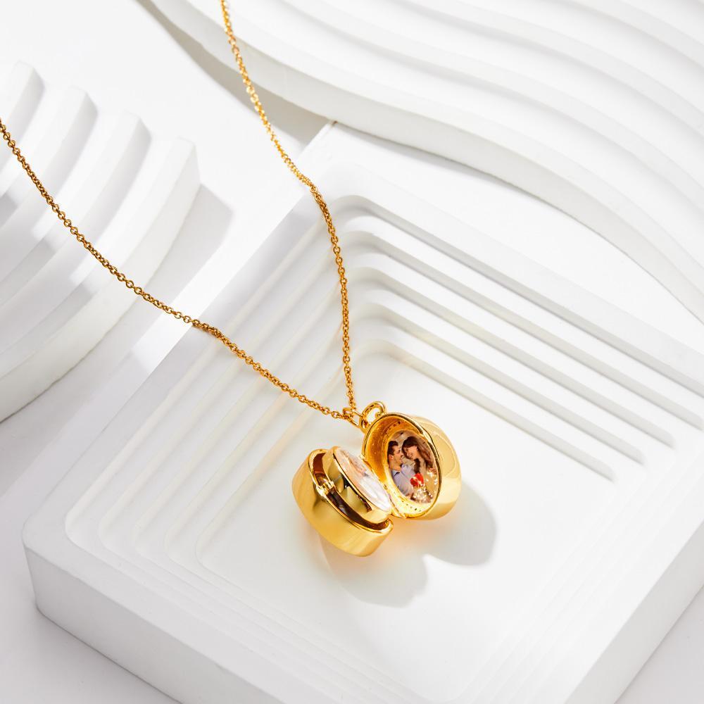 Oval Locket Photo Necklace Personalized Retro Memorial Picture Pendant Gift For Her - yournamenecklaceuk