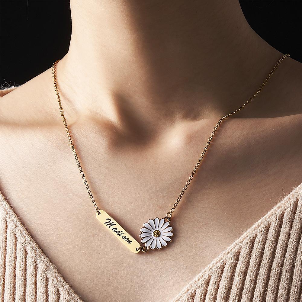 Personalized Name Daisy Necklace Gold Nameplate Charm Unique Gift for Her - yournamenecklaceuk