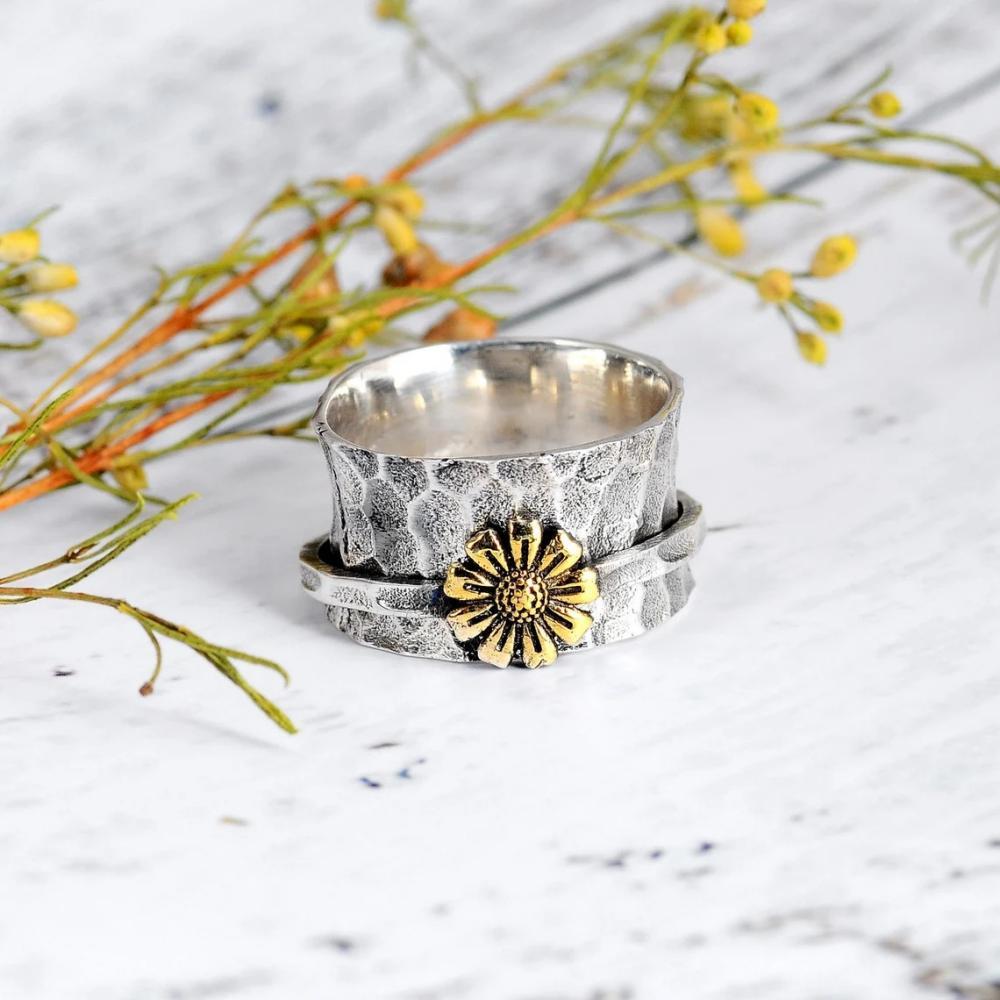 Daisy Fidget Anxiety Ring Meditation Spinner Ring Jewelry Gifts for Women Girls - yournamenecklaceuk