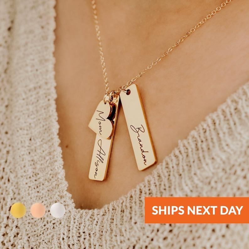 Custom Name Necklace Personalized Gift for Women Mama Necklace for Mom Engraved Gift for Mom Valentine's Day Gift Charm Necklace Mom Jewelry