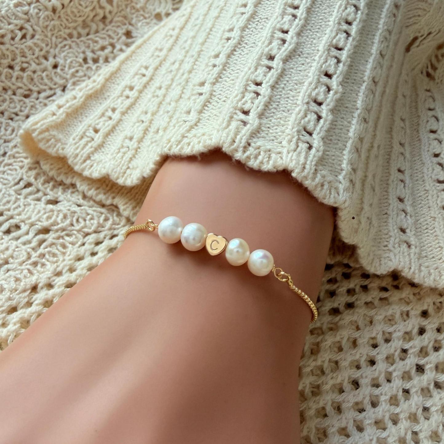 Personalized Initial Heart Bracelet Custom Letter Pearl Beaded Chain Gifts for Her -  NameNecklaceUK