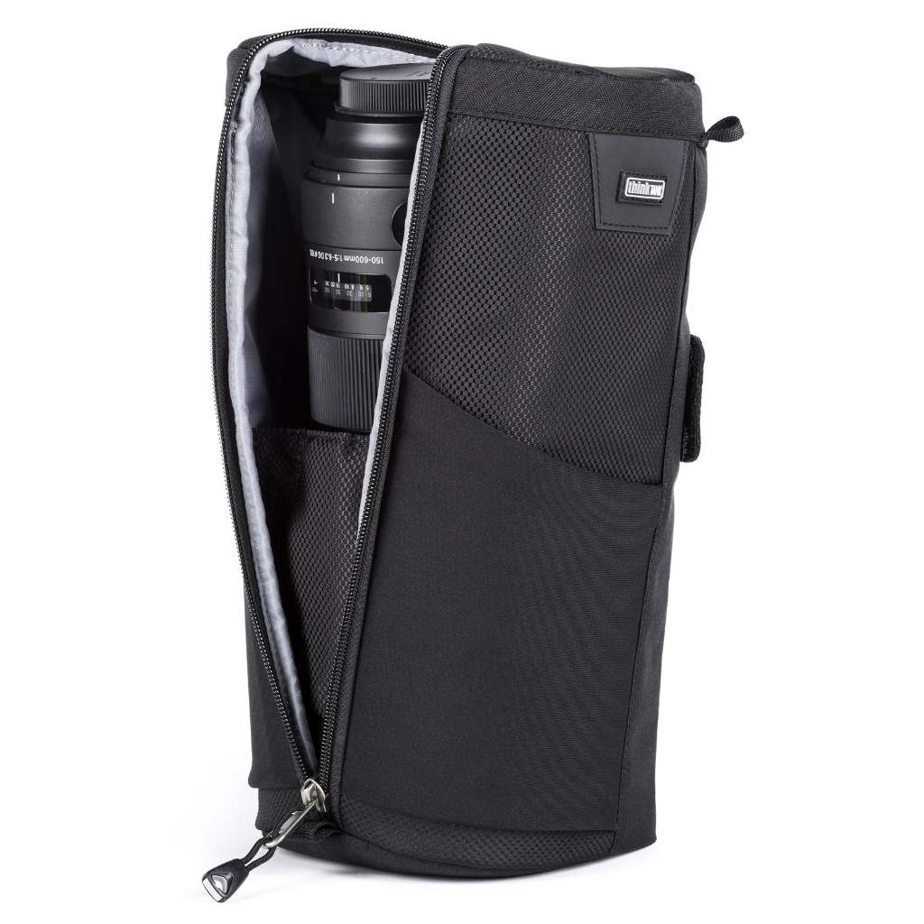 Think Tank Photo Lens Changer 150-600 V3.0  Modular pouch accommodates a 150–600mm f/5–6.3 lens with hood reversed
