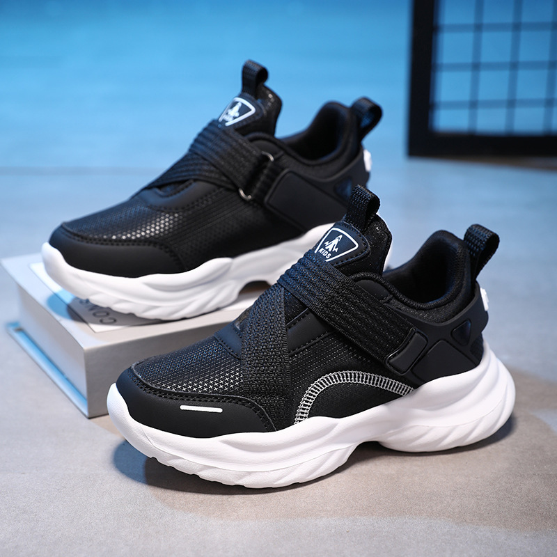 2026 春新作 キッズ メッシュランニングシューズ