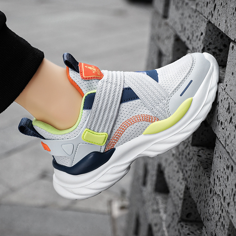 2026 春新作 キッズ メッシュランニングシューズ