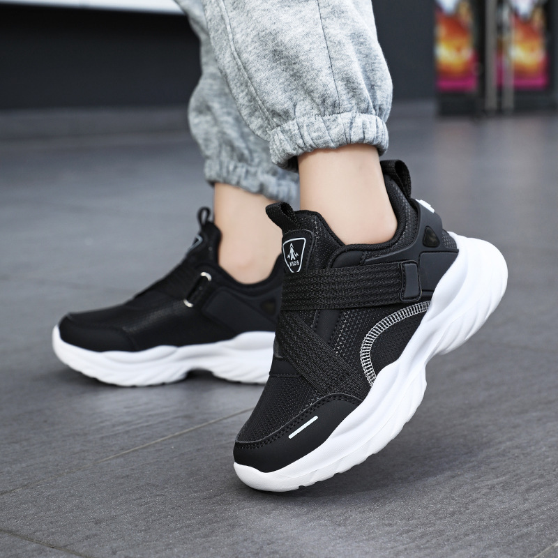 2026 春新作 キッズ メッシュランニングシューズ