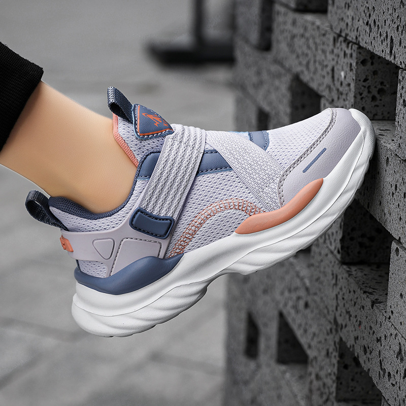 2026 春新作 キッズ メッシュランニングシューズ