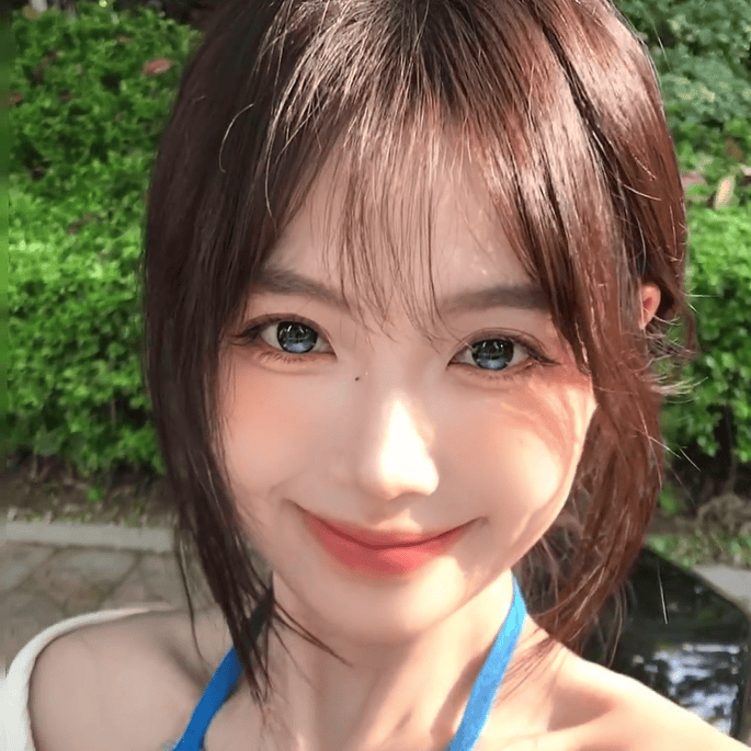MYEYEBB Radiant Blue Colored Contact Lenses | 1 Day-10 Pcs - image 4