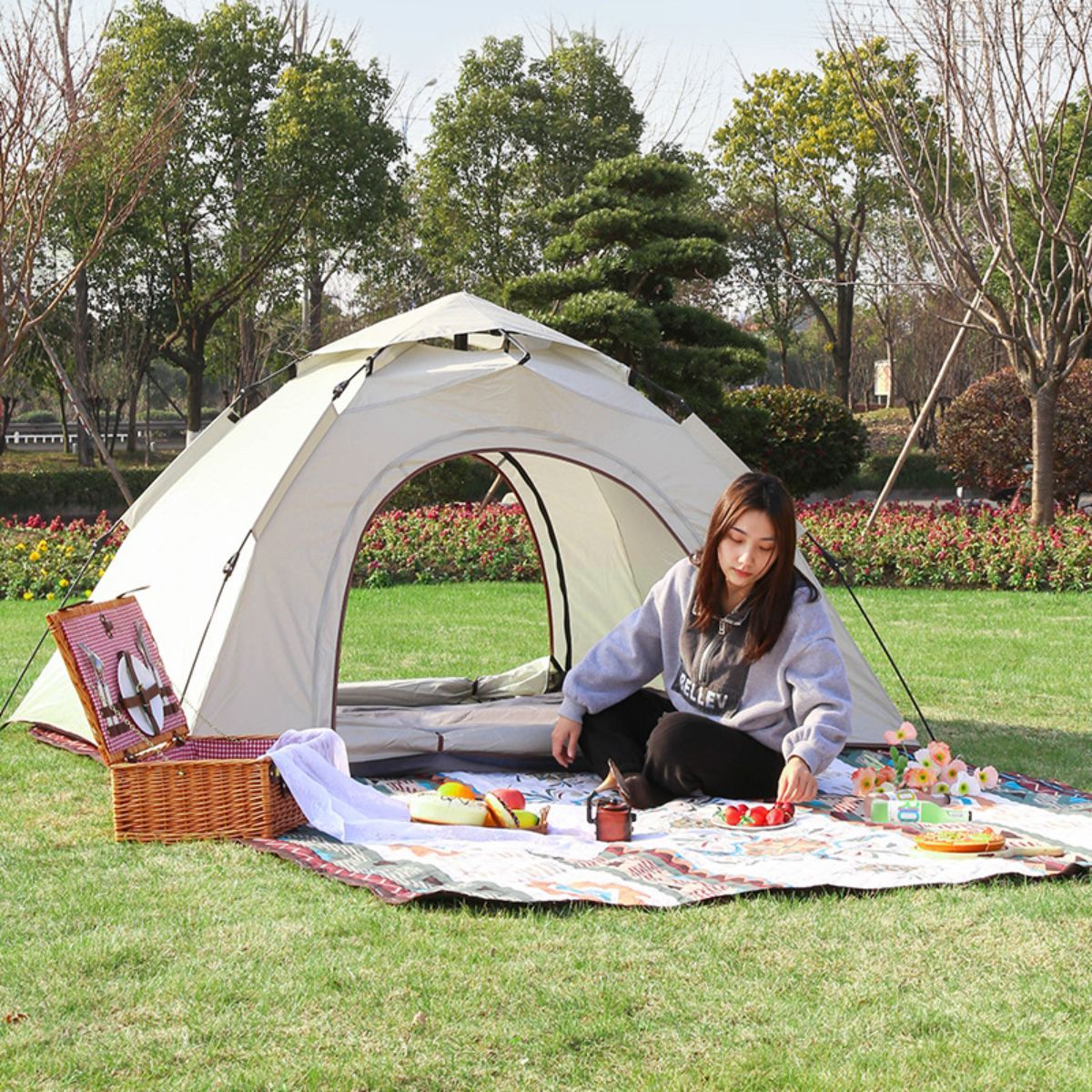 Outdoor picnic double door automatic tent