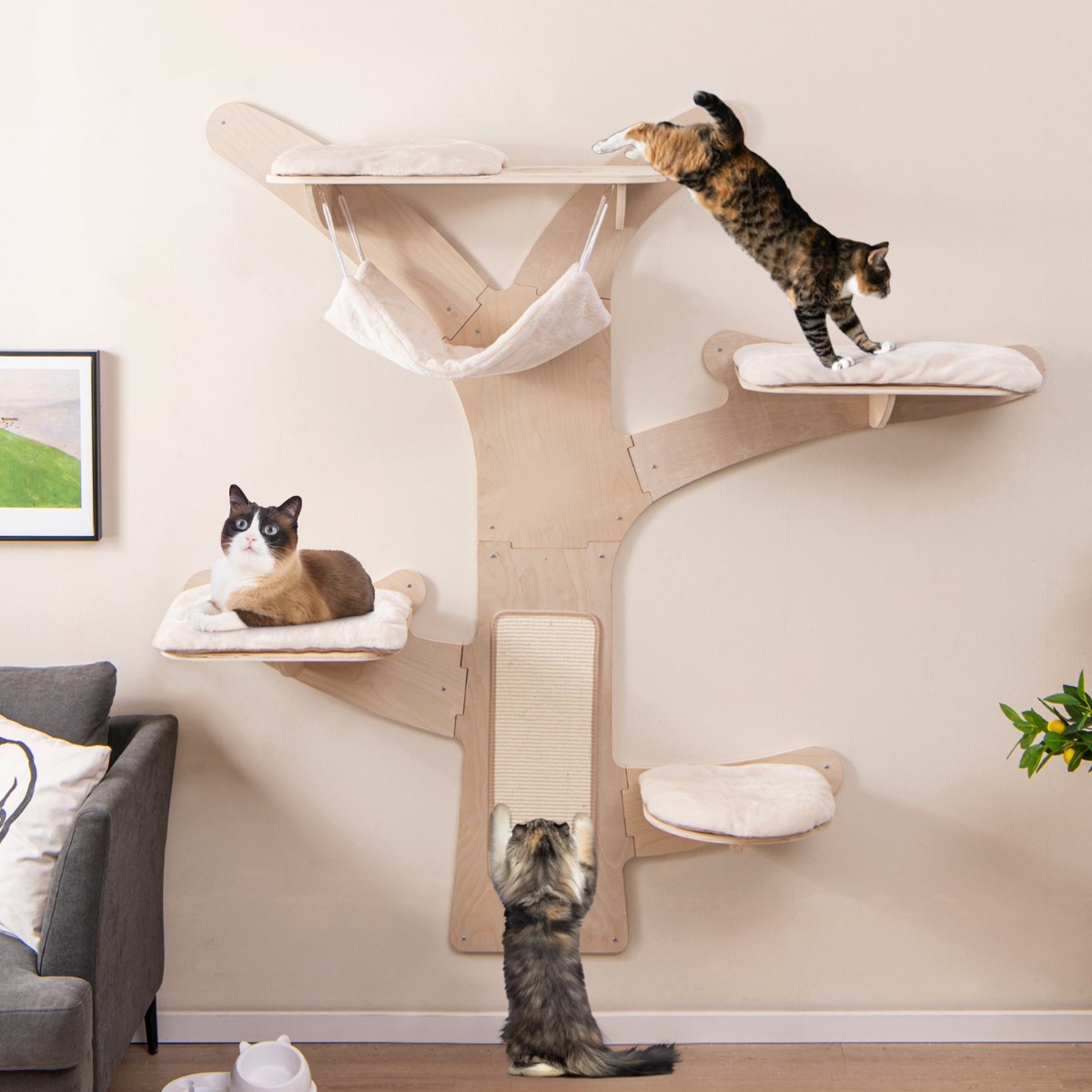 Wall-Mounted Cat Tower with 4 Platforms and Sisal Scratching Mat
