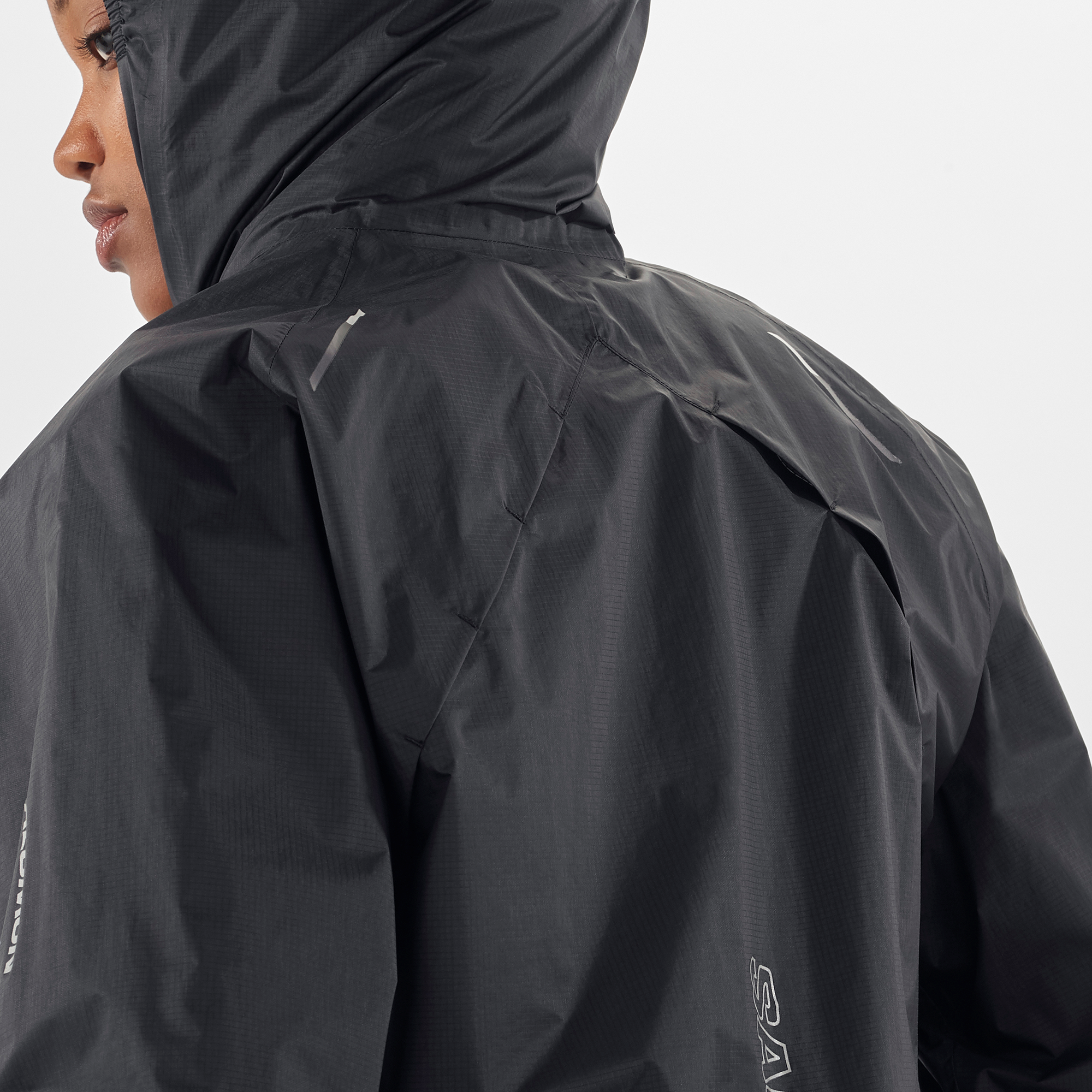 LC2128900_6_MOD_bonattiwpjkt_deepblack_ventilationdos_w