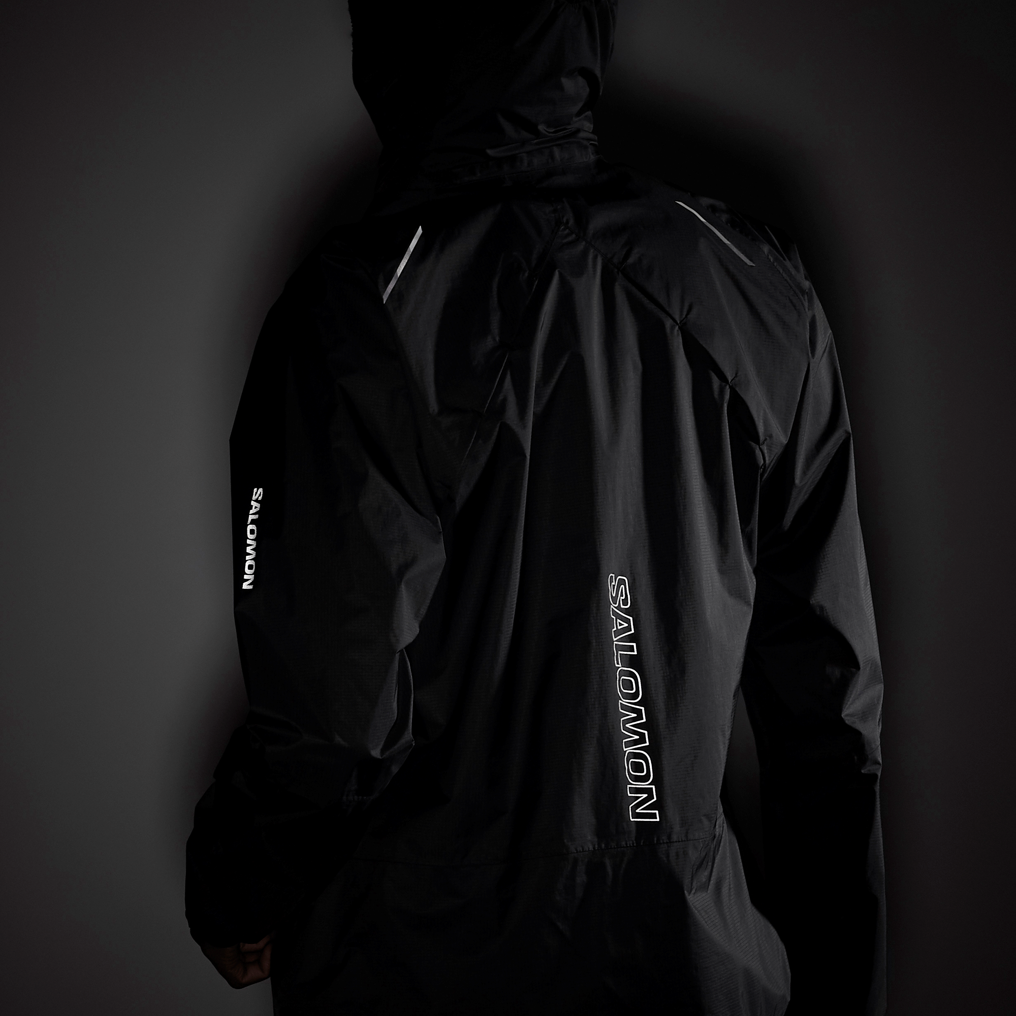 LC2128900_9_MOD_bonattiwpjkt_deepblack_reflectif_w