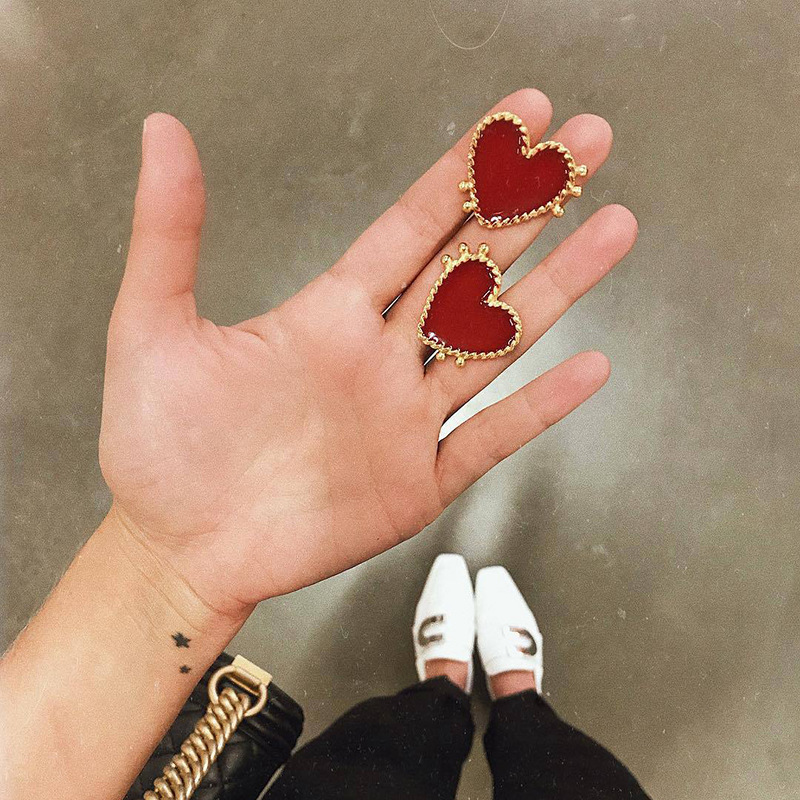 2019 New Design Punk Gold Edge Red Acrylic Heart Stud Earrings For Women Bohemian Big Stud Earring Christmas Jewelry Gift