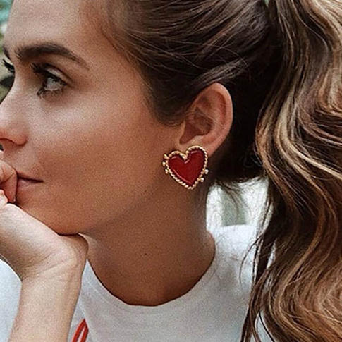 2019 New Design Punk Gold Edge Red Acrylic Heart Stud Earrings For Women Bohemian Big Stud Earring Christmas Jewelry Gift