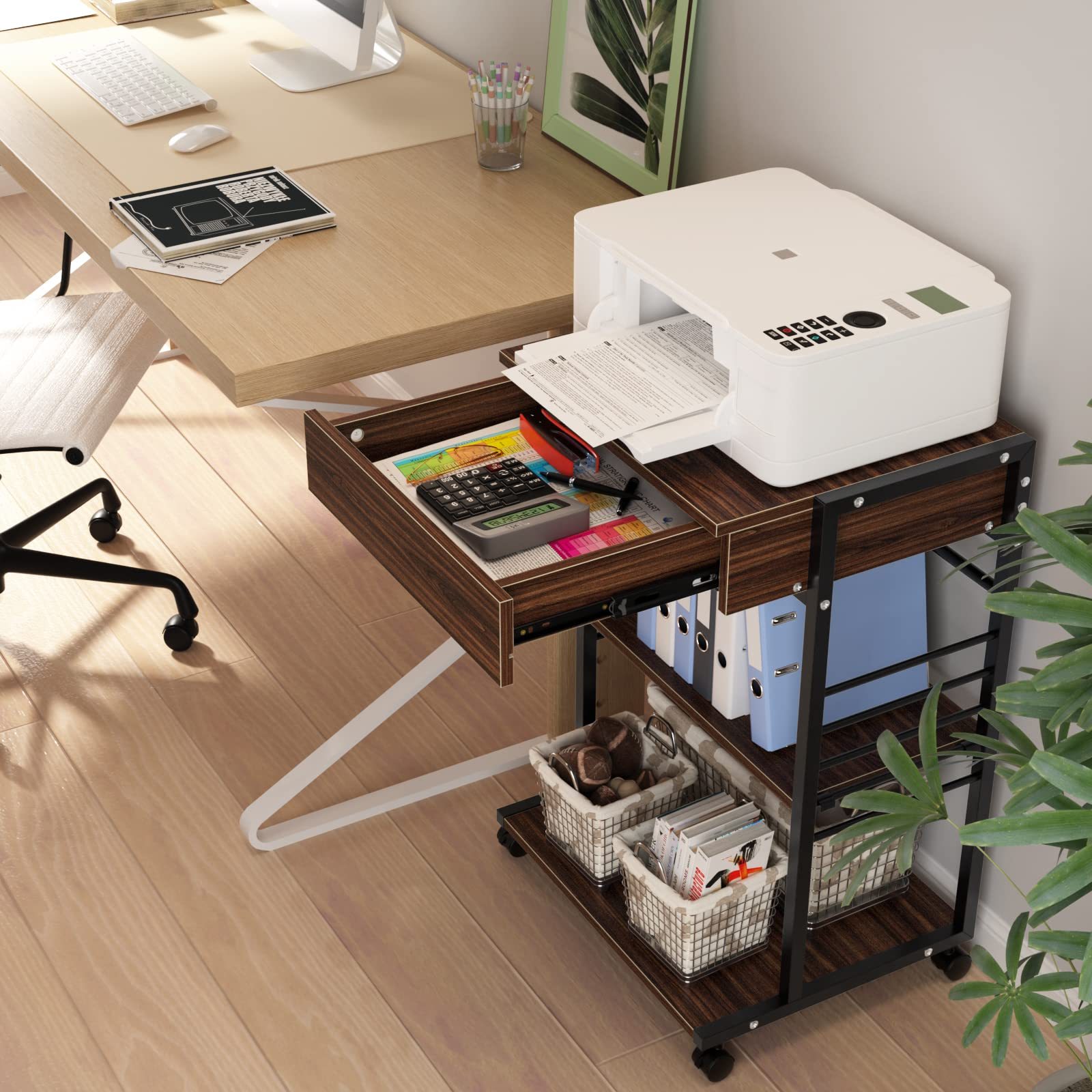 プリンター台 キャスター付き DE WEL 複合機ラック 3段 引き出し付き 中棚調整 幅50cm 奥行40cm 机上＆机下台 中棚5段階高さ調節可能 A4ファイル対応 総耐荷重60kg パソコンワゴン プリンターラック PCラック サイドワゴン プリンターワゴン プリンターカート 高安定性 防錆び 組立簡単 大空間 収納便利 移動便利 キッチン収納 オフィス 家庭用 おしゃれ ウォルナット