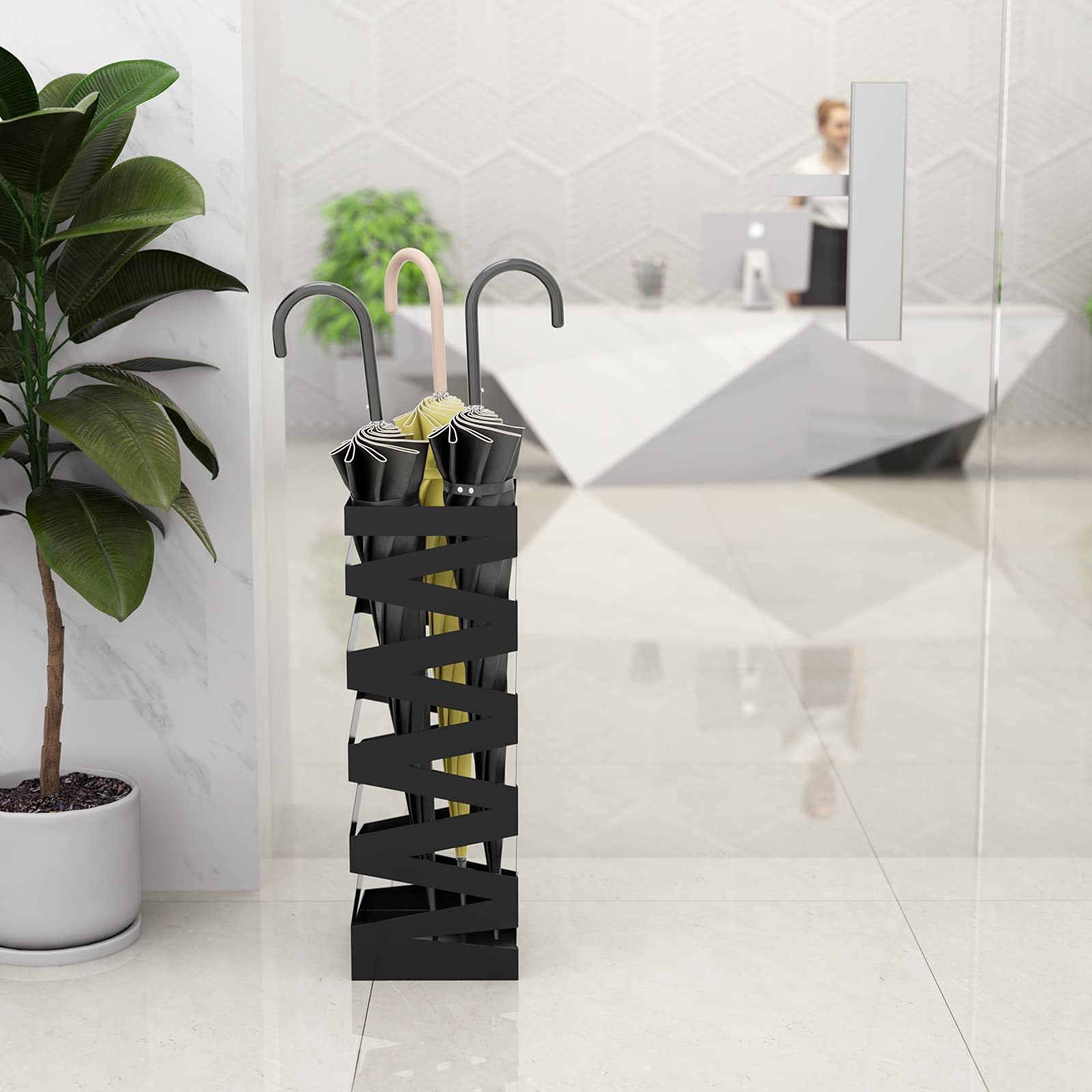 傘立て かさたて アンブレラスタンド おしゃれ スリム 傘入れ かさラック 傘/靴ベラ収納 レインラック シンプル 傘置き 玄関収納 倒れにくい 錆止め コンパクト ブラック 幅17x奥行き17x高さ49cm