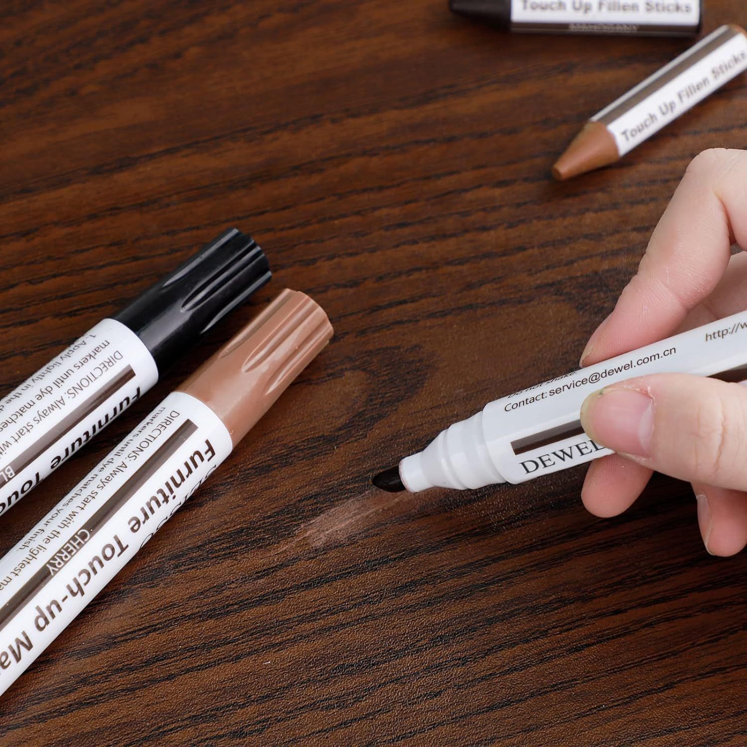 DEWEL 木製品キズ補修セット 家具 補修ペン 家具補修マーカー フローリング補修 10色補修ペン 10色補修棒 床 ドア剥がれ 棚 家具補修 キズ隠し ひび割れ、傷、焼灼、変色など補修 芯削り器付き 20本セット 家具の傷、汚れ用