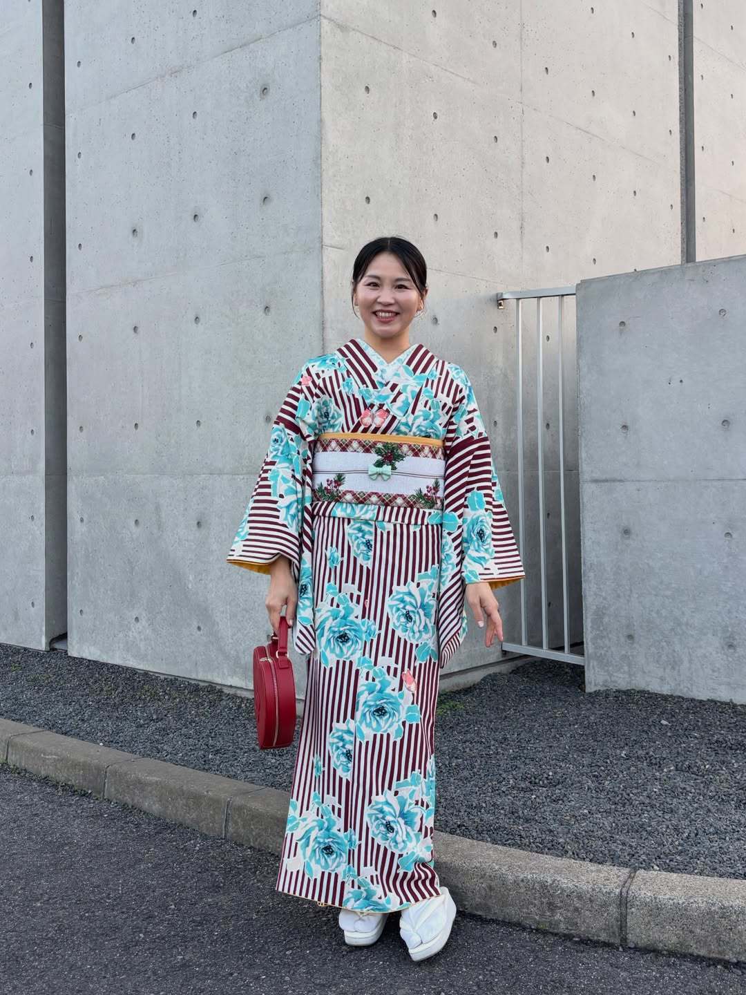 【2025秋の新商品】[Monokimi] 和装ブラ付きスリップ 上品なレース柄  ロング丈タイプ ファスナー式【春秋冬の厚み素材】