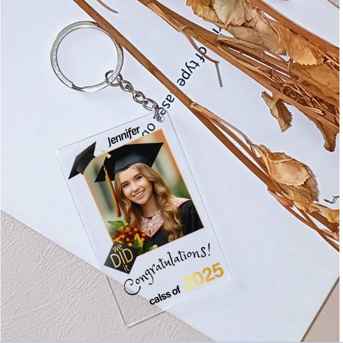 Personalized 2025 Graduation Gifts Keychains Class Of 2025 Gifts For Him Her Inspirational Keychains Bulk For College High School Seniors Gift.Customized Graduation Blessing Gift With Photos And Names.Unique Ideal Gifts For Him,Her,Boyfriend,Girlfrien
