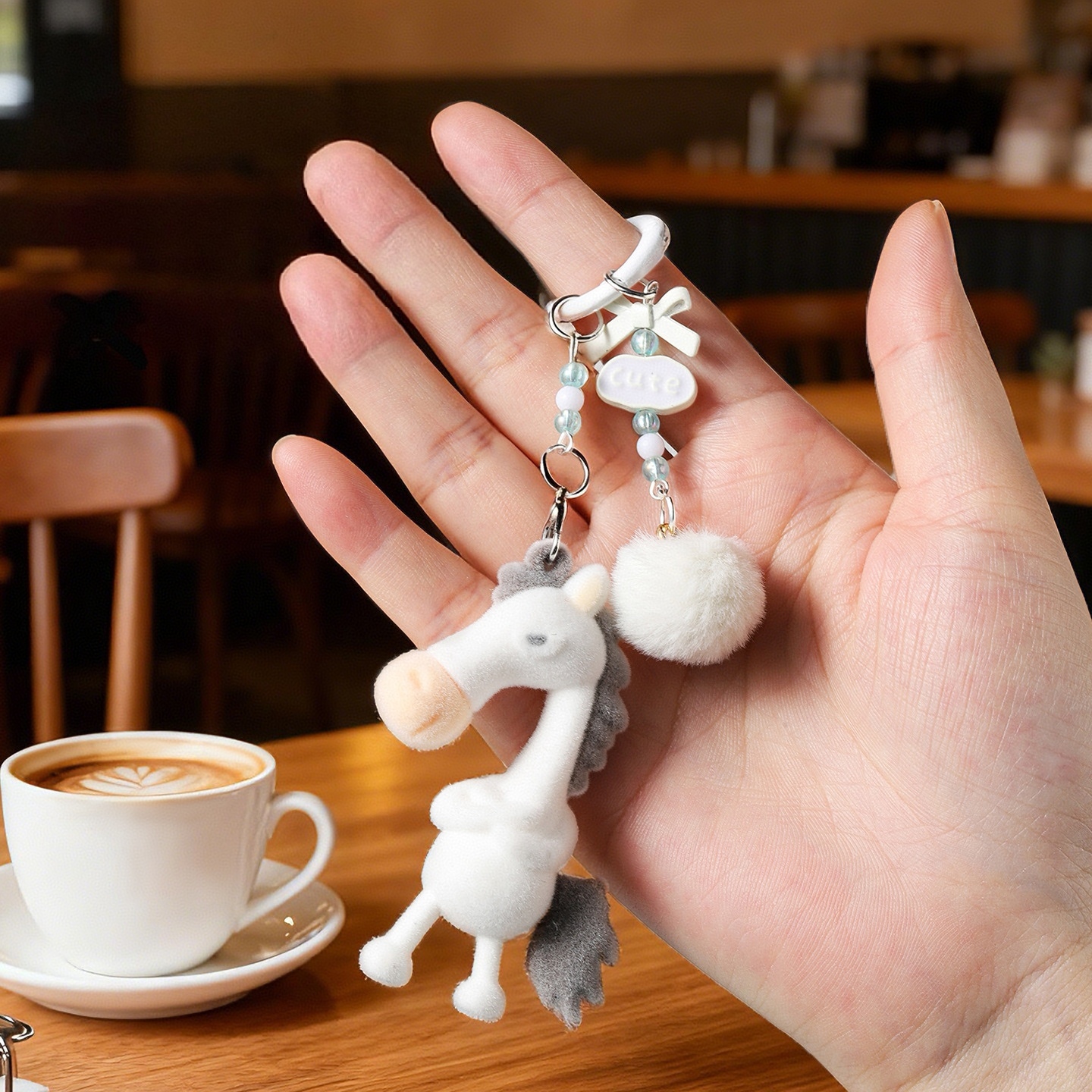 2026年 ラッキーブラックホース ぬいぐるみキーチェーン マスコット フロック加工 馬人形 バッグペンダント 馬年チャーム