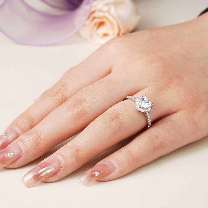 แหวนหัวใจเปล่งประกาย image number 3