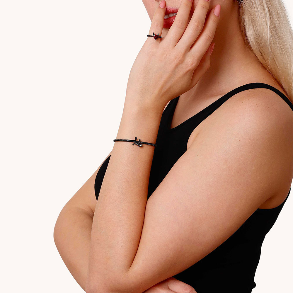 เสน่ห์แมวดำ image number 2