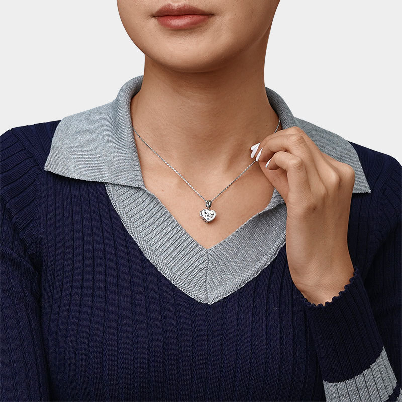 จี้รูปภาพ "พระเจ้าคือความรัก" image number 3