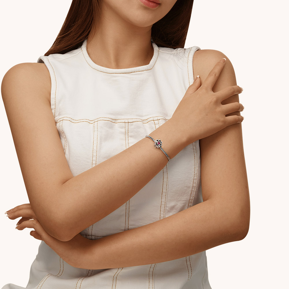 เสน่ห์มงกุฎรักสีแดง image number 2