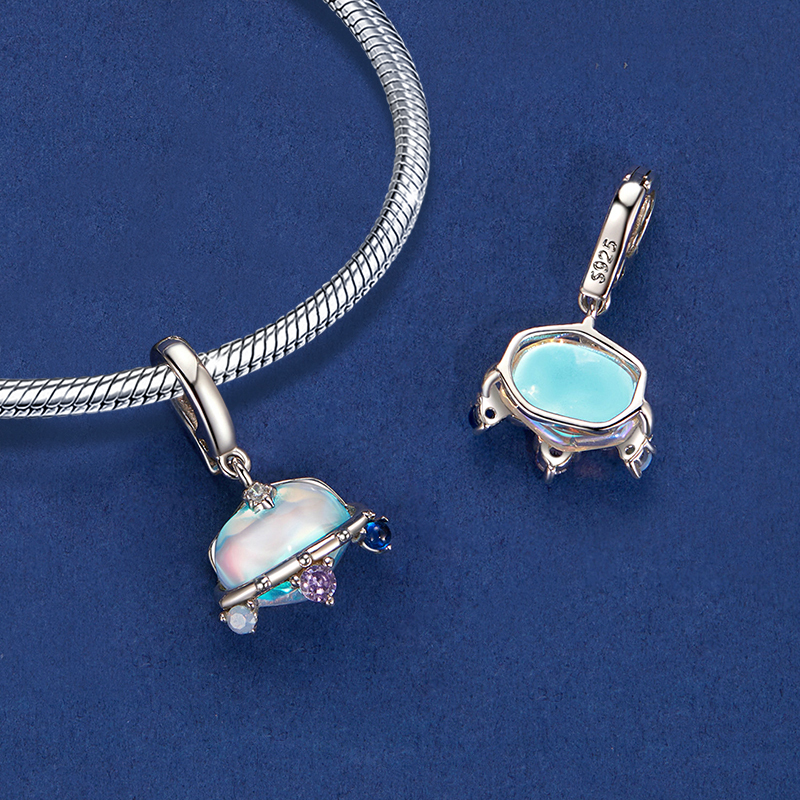 จี้รูปยานอวกาศ image number 1