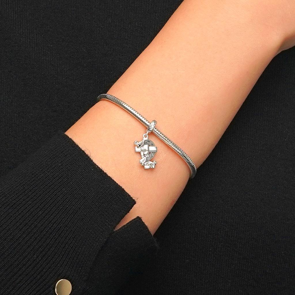 

จี้ไม้กางเขนมือพนม image number 6