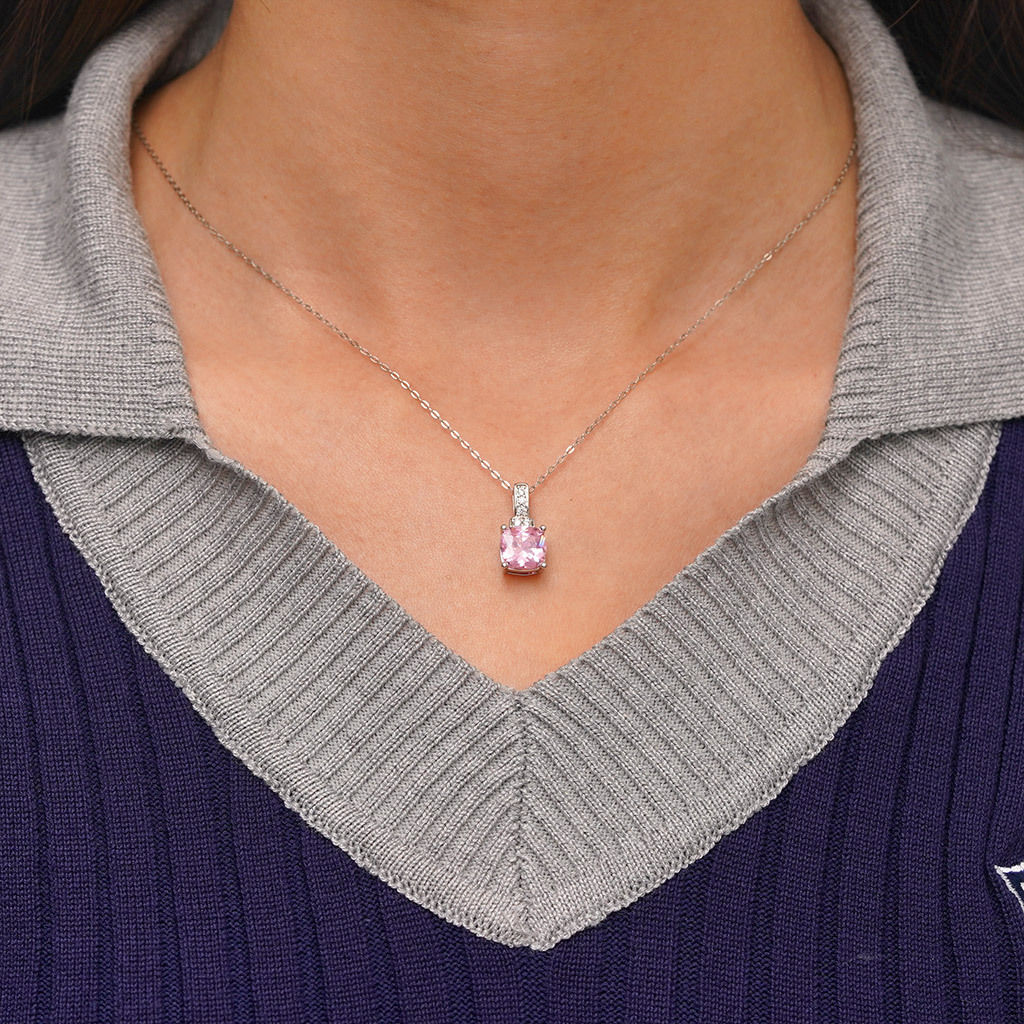 สร้อยคอรูปทรงสี่เหลี่ยมประดับพลอยประจำเดือนเกิด image number 4