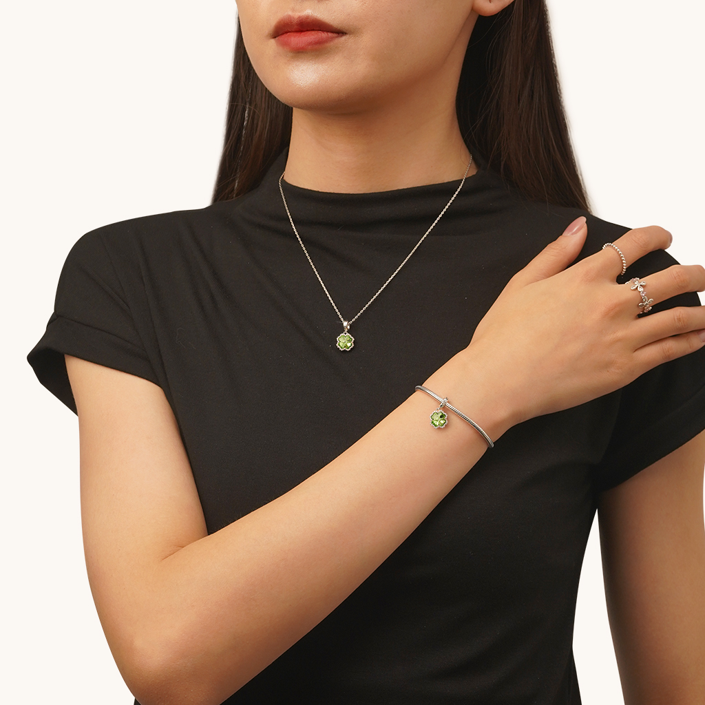 จี้รูปใบโคลเวอร์สี่แฉกสีเขียว image number 3